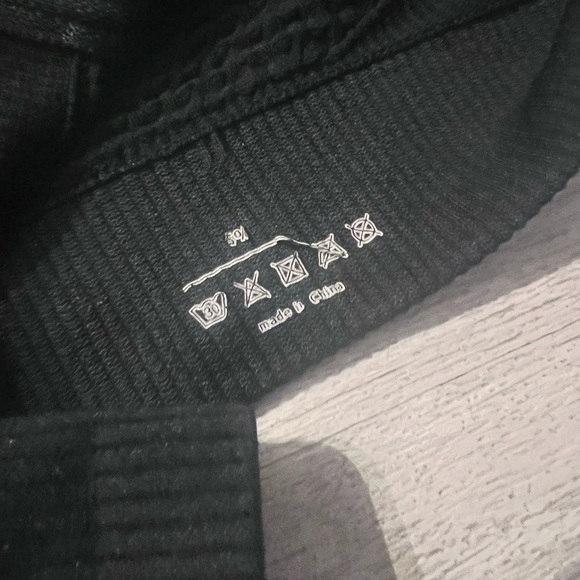 Women’s Activewear Black Cropped Jacket Size Medium - Picture 10 of 10